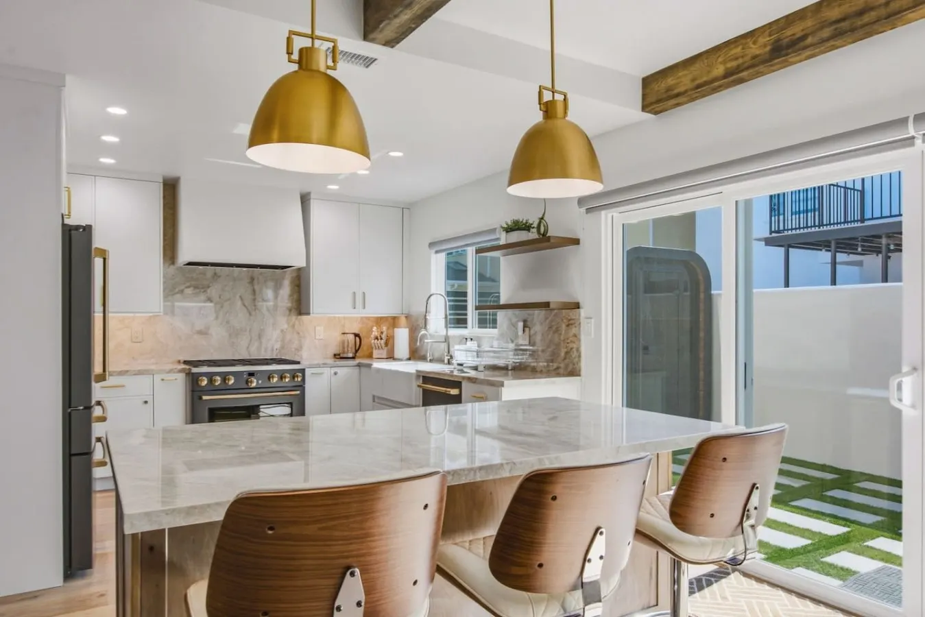 LongBeach LaVerne Beauty - Monthly Rental By Water 10