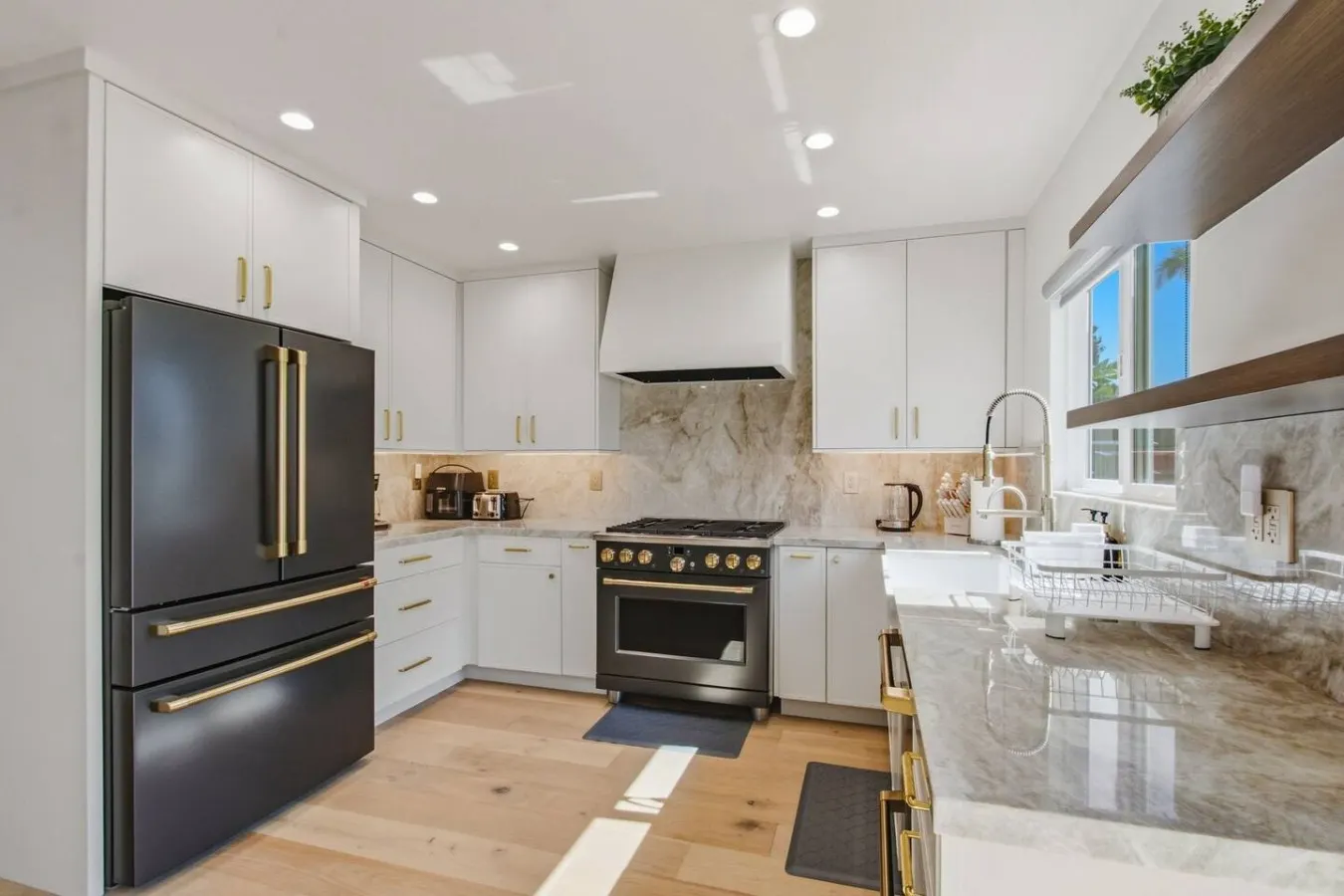 LongBeach LaVerne Beauty - Monthly Rental By Water 19