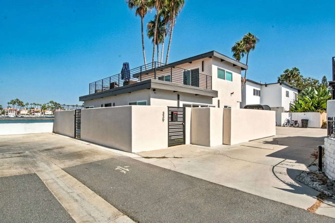 LongBeach LaVerne Beauty - Monthly Rental By Water 7
