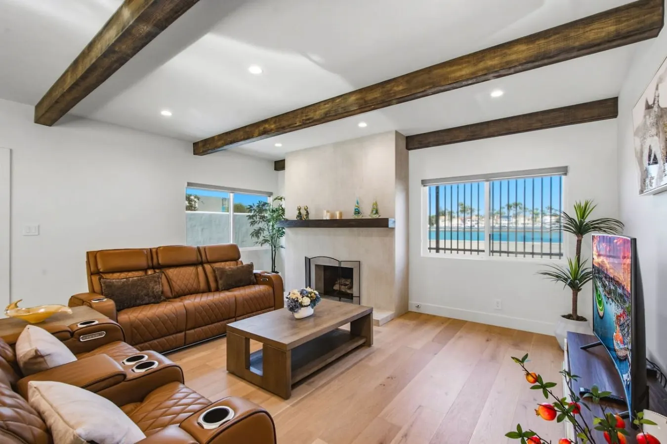 LongBeach LaVerne Beauty - Monthly Rental By Water 8
