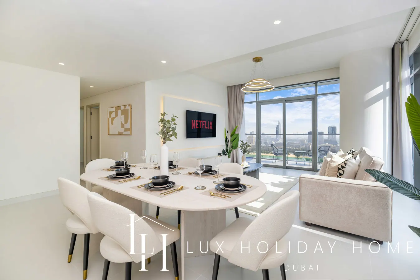 LUX | The Marina Vista Beachfront Suite — photo 2
