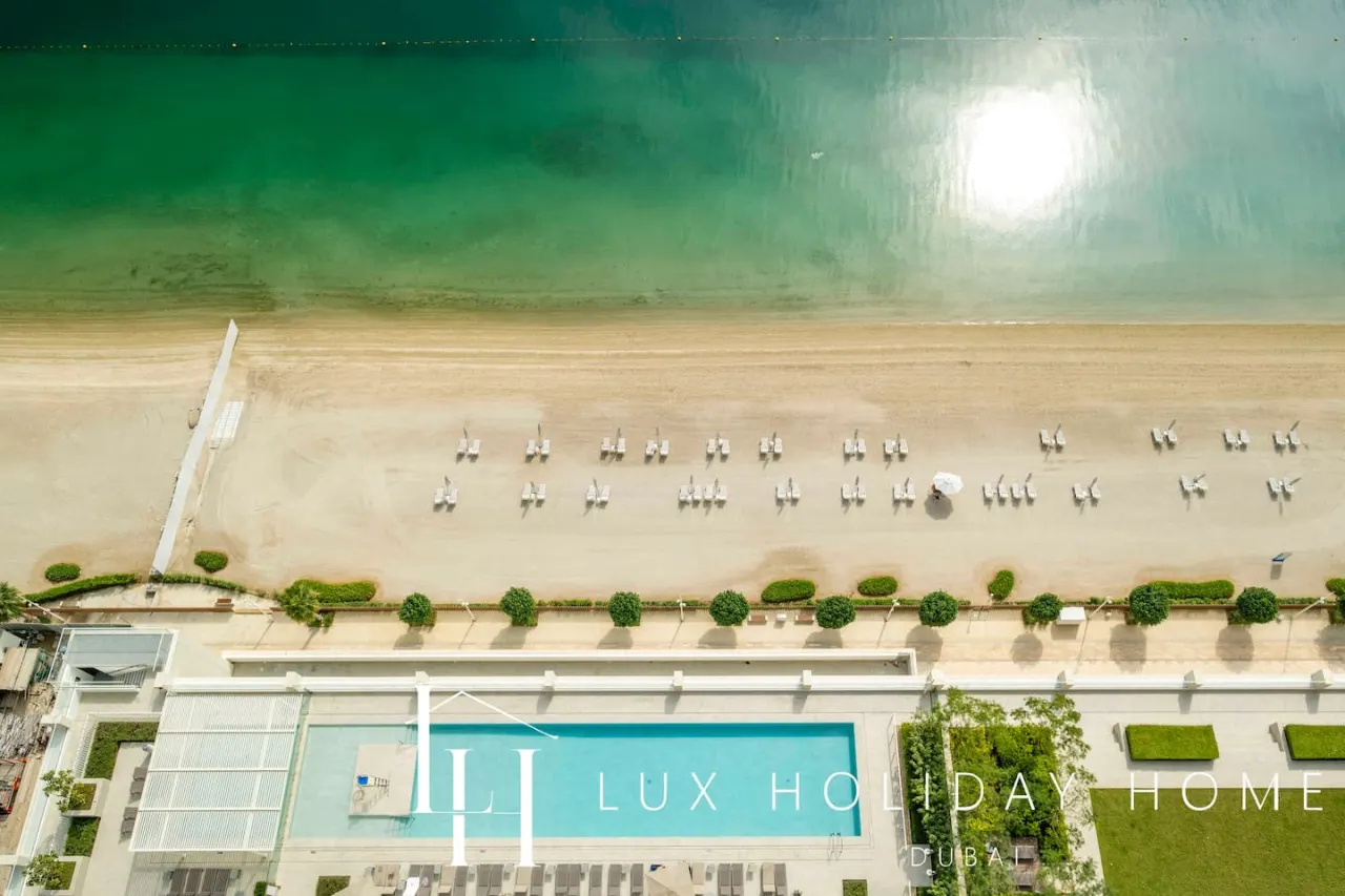 LUX The Marina Vista Beachfront Suite 12