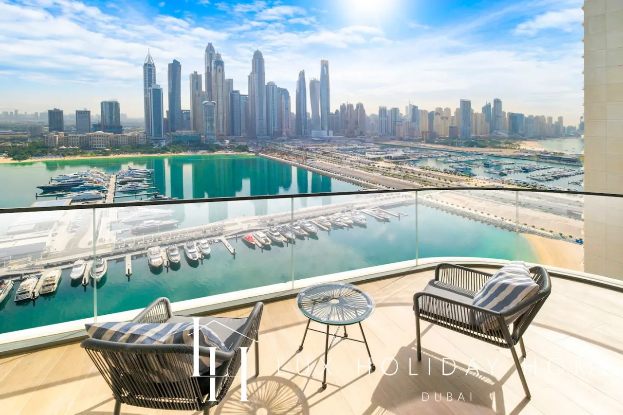 LUX The Marina Vista Beachfront Suite 15
