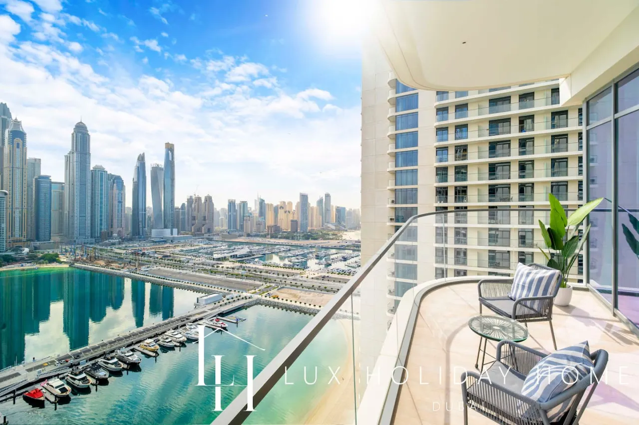 LUX The Marina Vista Beachfront Suite 17