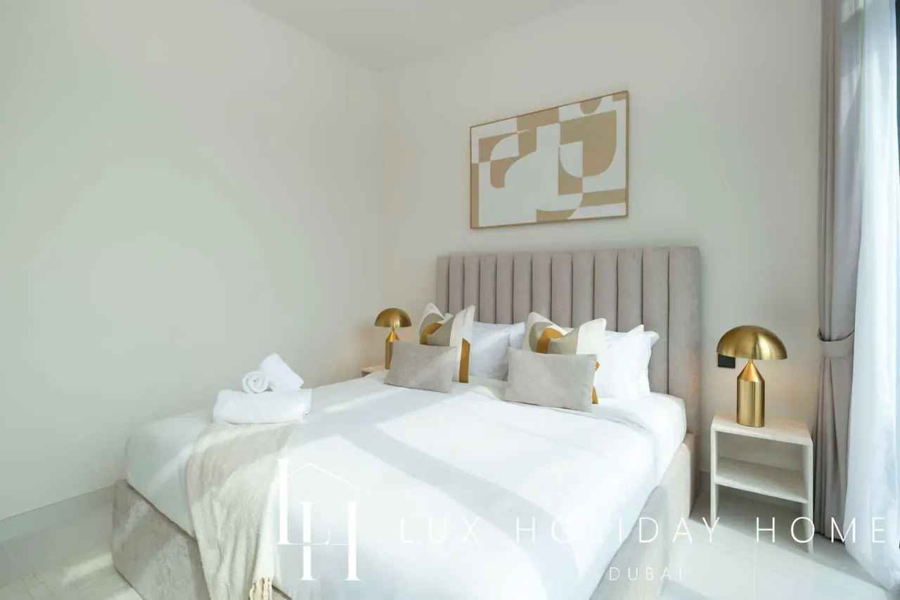 LUX The Marina Vista Beachfront Suite 19