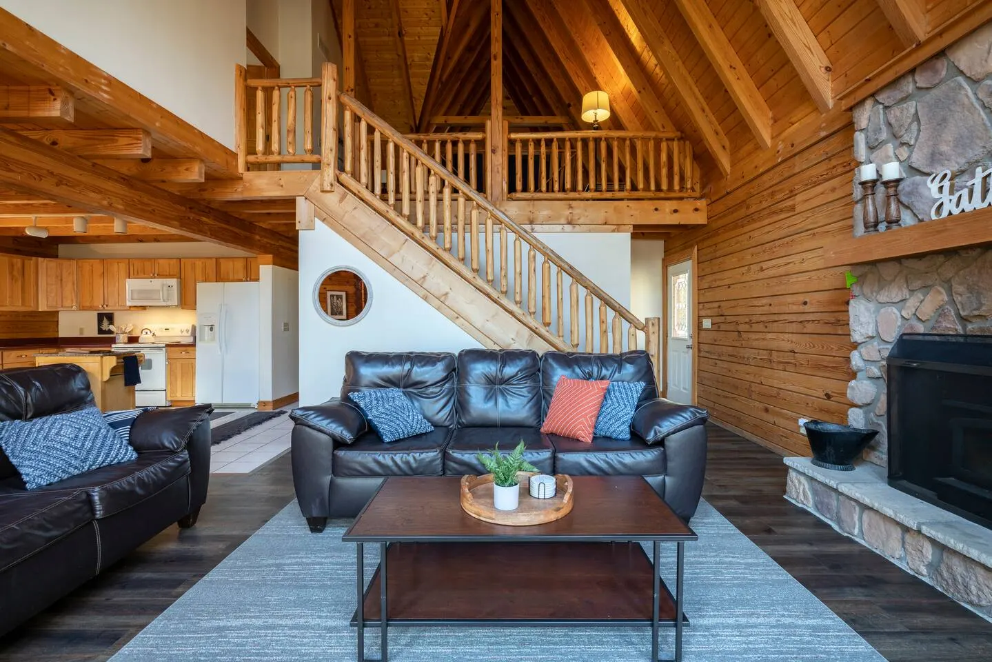 Creekwood Chalet - Hocking Hills with Hot Tub and Near Hiking 14