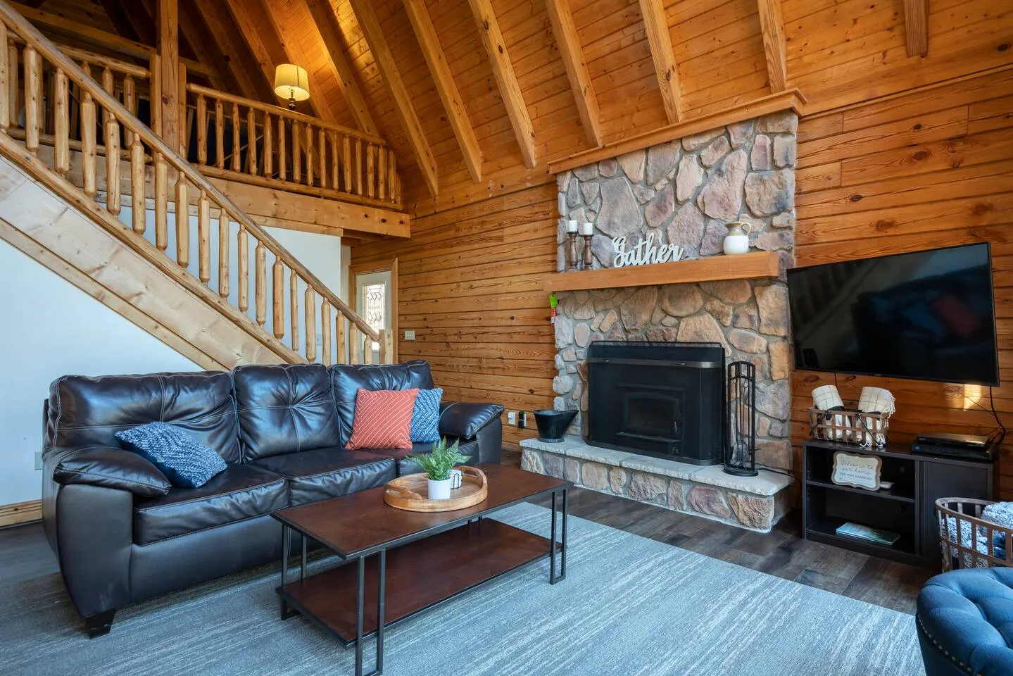 Creekwood Chalet - Hocking Hills with Hot Tub and Near Hiking 15