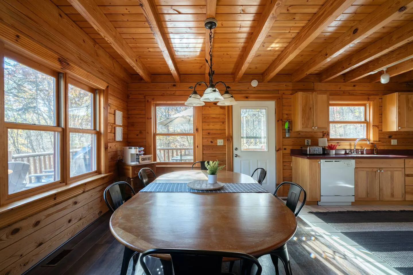 Creekwood Chalet - Hocking Hills with Hot Tub and Near Hiking 19