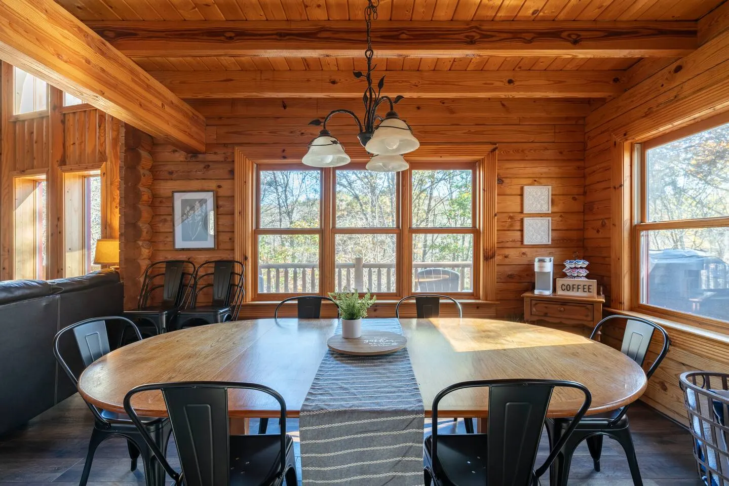 Creekwood Chalet - Hocking Hills with Hot Tub and Near Hiking 20
