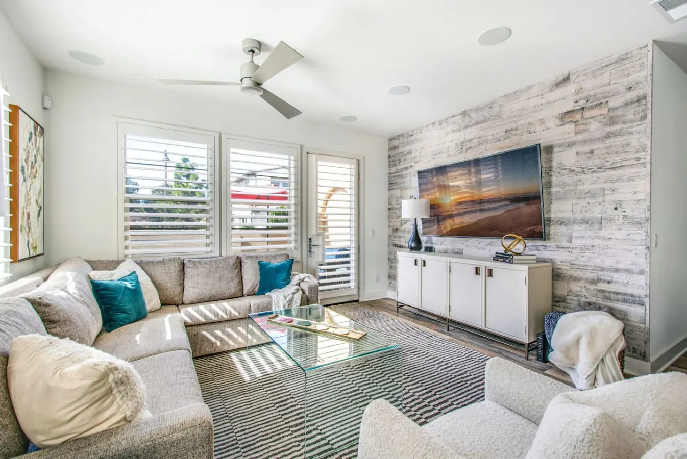 Coastal Village Townhome Blocks To Grandview Beach 12