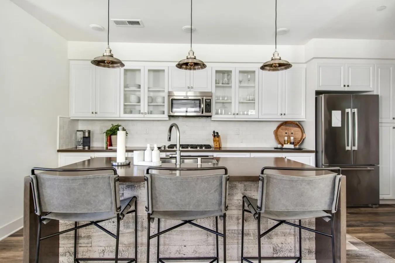 Coastal Village Townhome Blocks To Grandview Beach 14