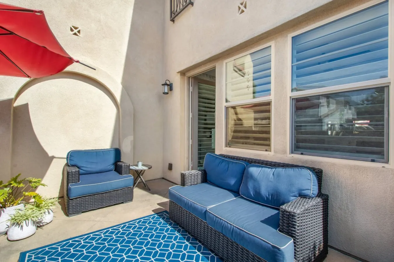 Coastal Village Townhome Blocks To Grandview Beach 15