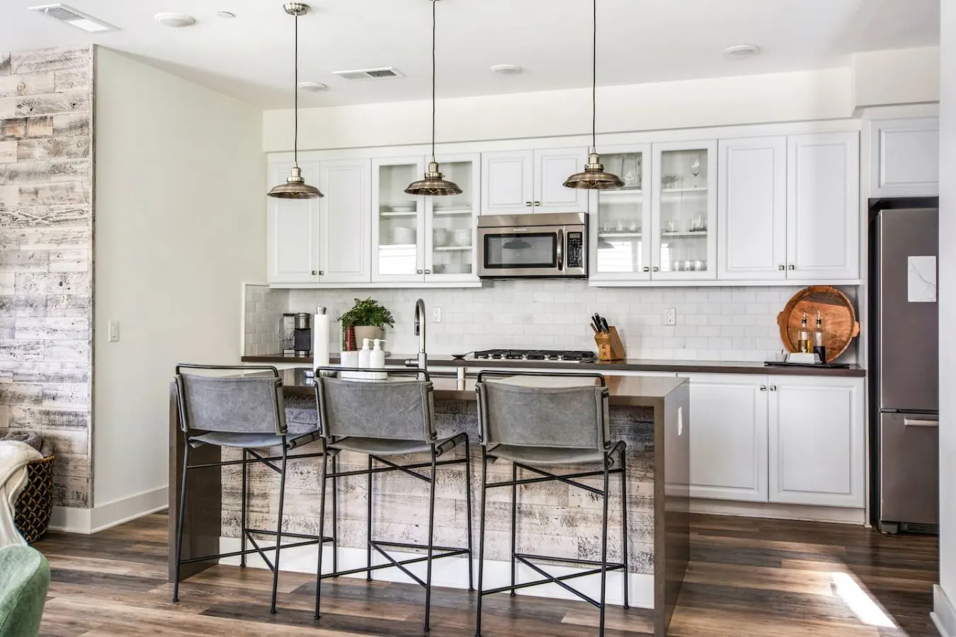 Coastal Village Townhome | Blocks To Grandview Beach — photo 3