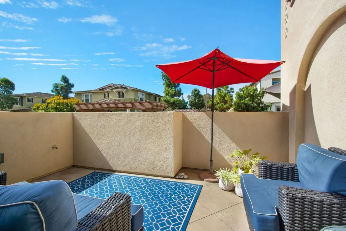 Coastal Village Townhome | Blocks To Grandview Beach — photo 4