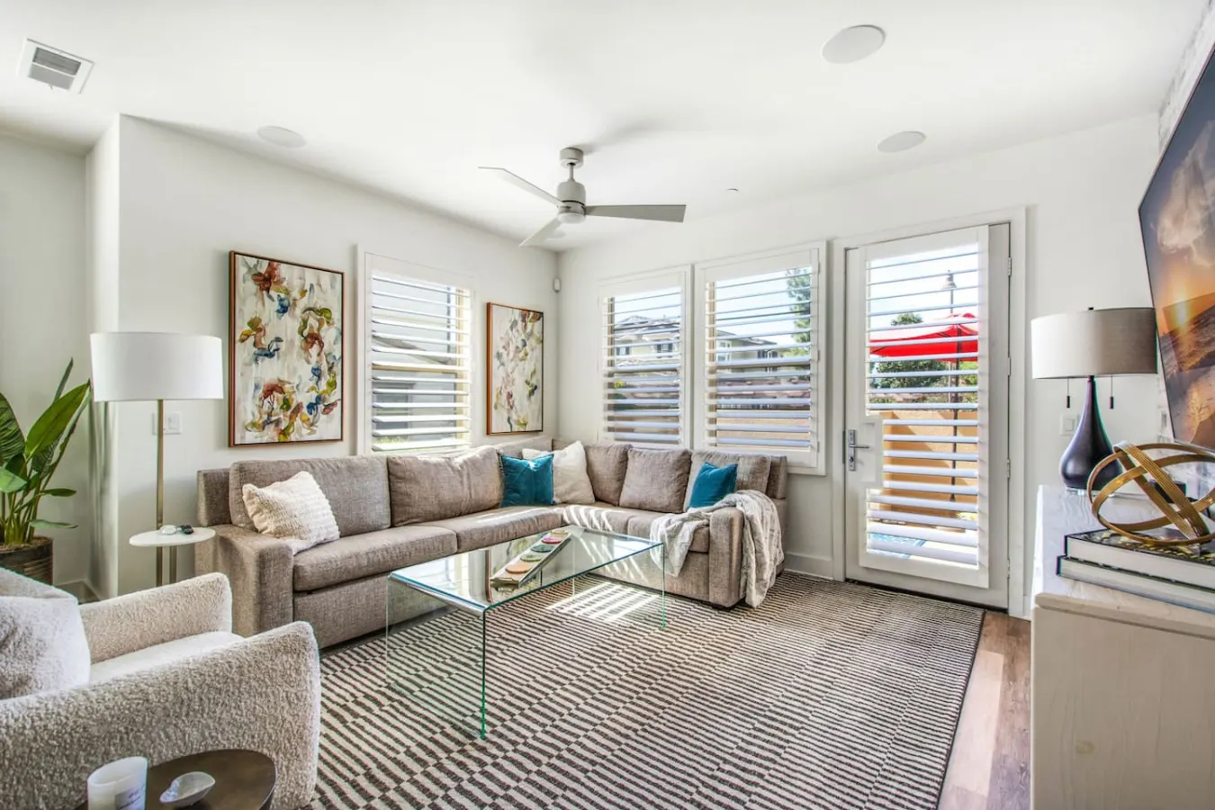 Coastal Village Townhome Blocks To Grandview Beach 6