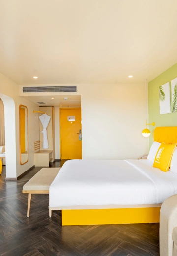 One Bedroom & Day Room @ Dona Paula 30 smt (202) 11
