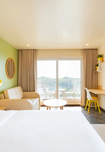 One Bedroom & Day Room @ Dona Paula 30 smt (202) 13