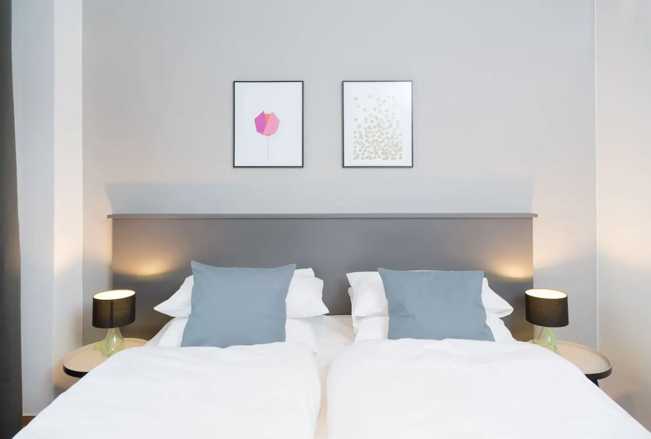 195 SQM & 5 BR - DESIGN APARTMENT // ENTIRE FLOOR 20