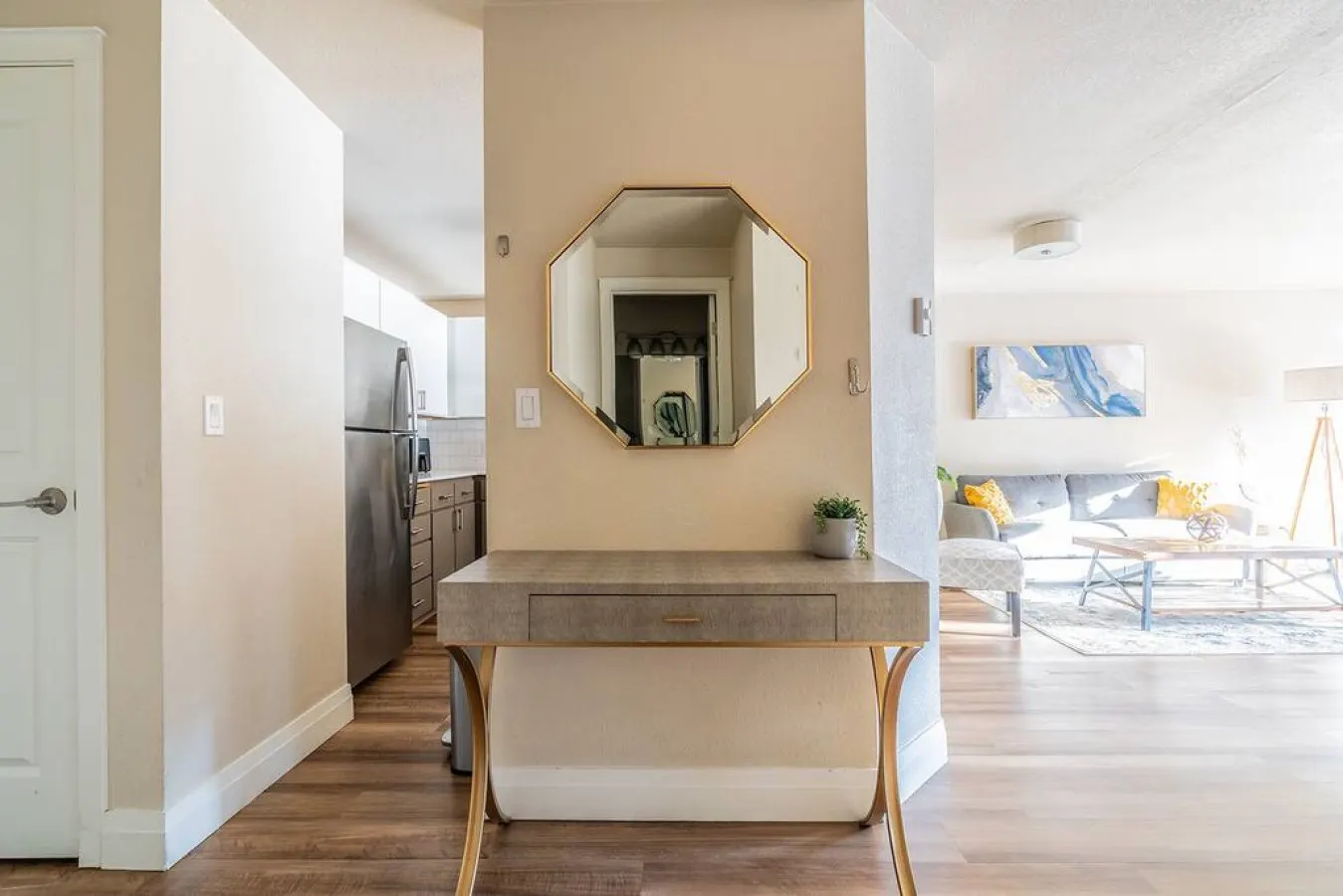 Modern & spacious 1 bedroom apartment 6