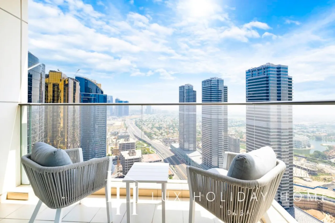 LUX The Bonnington JLT Suite 9