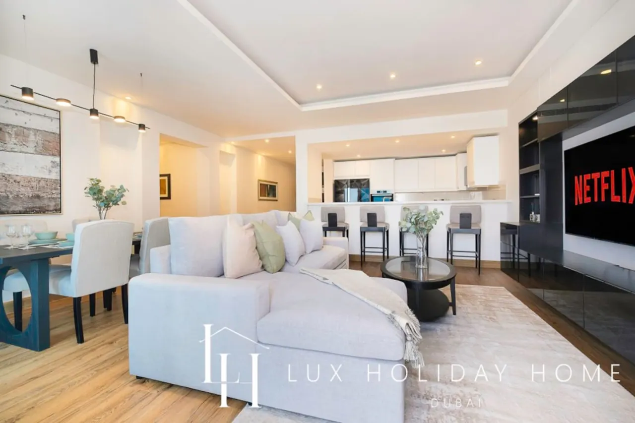 LUX The Bonnington JLT Suite 11