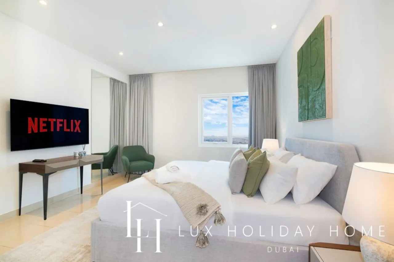 LUX The Bonnington JLT Suite 16