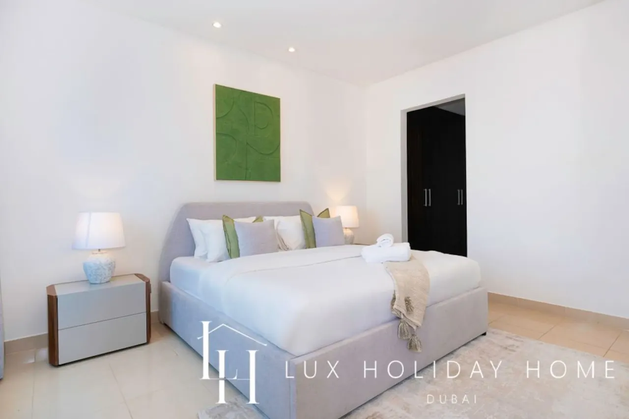 LUX The Bonnington JLT Suite 17