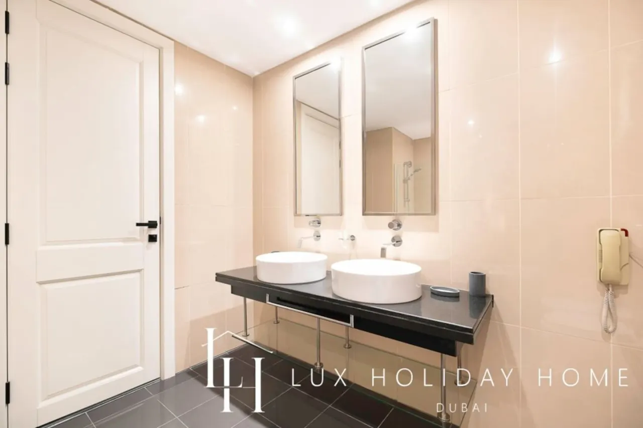 LUX The Bonnington JLT Suite 18
