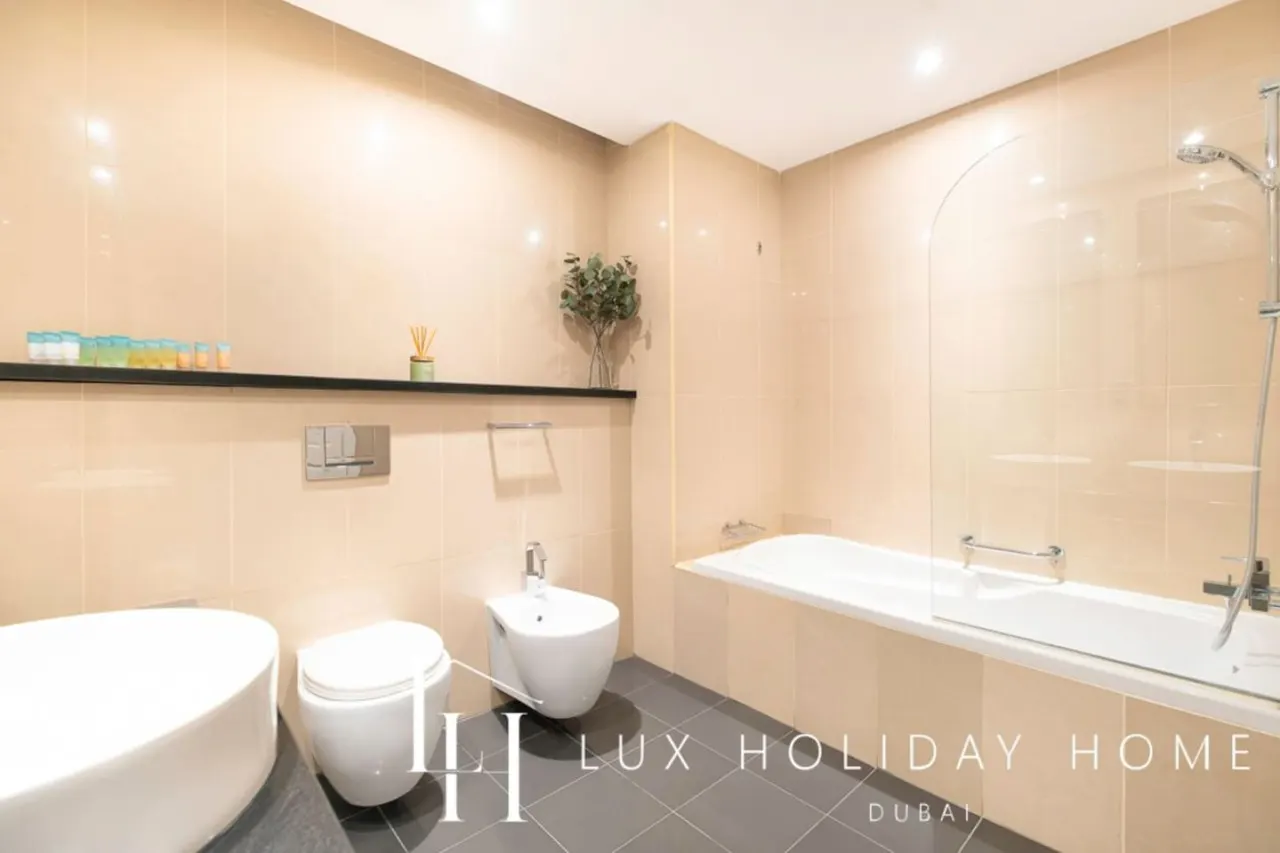 LUX The Bonnington JLT Suite 19