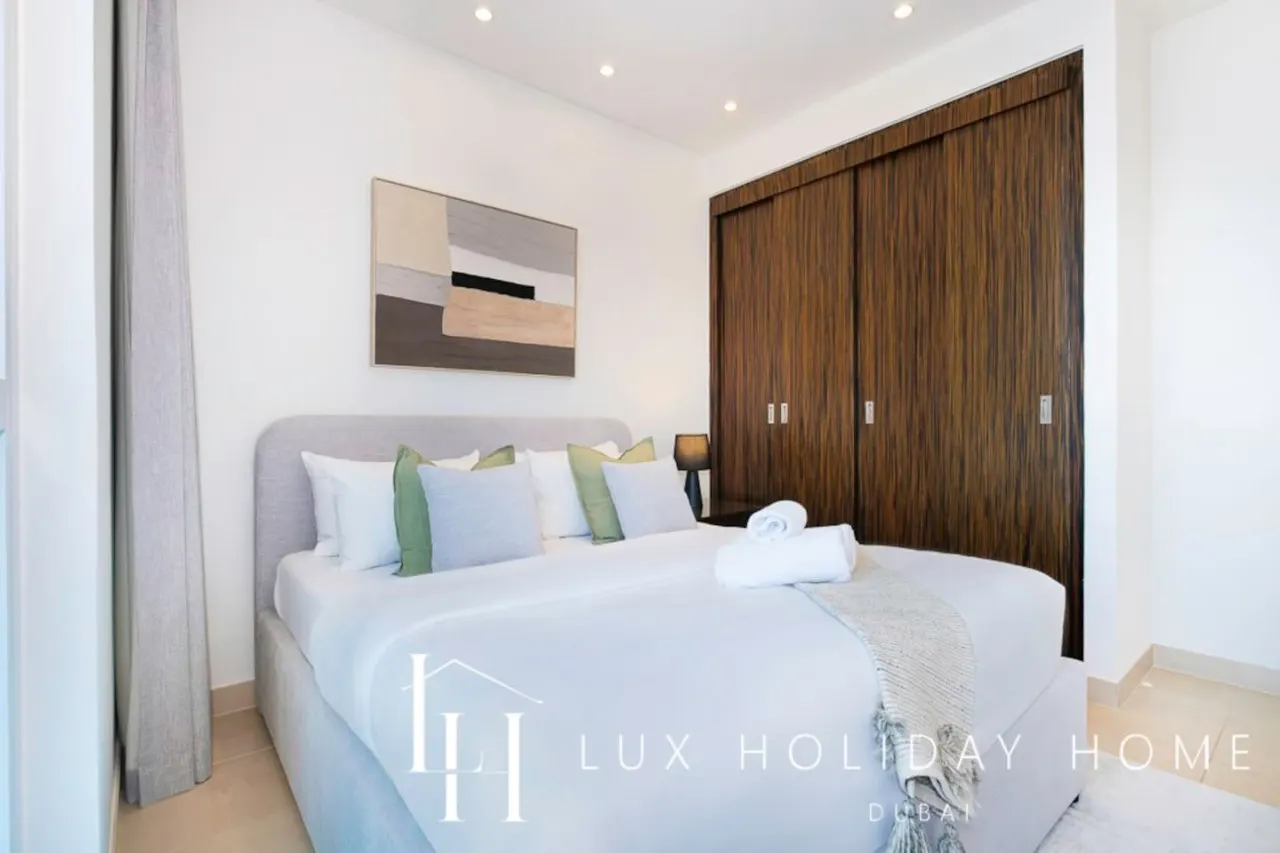 LUX The Bonnington JLT Suite 20