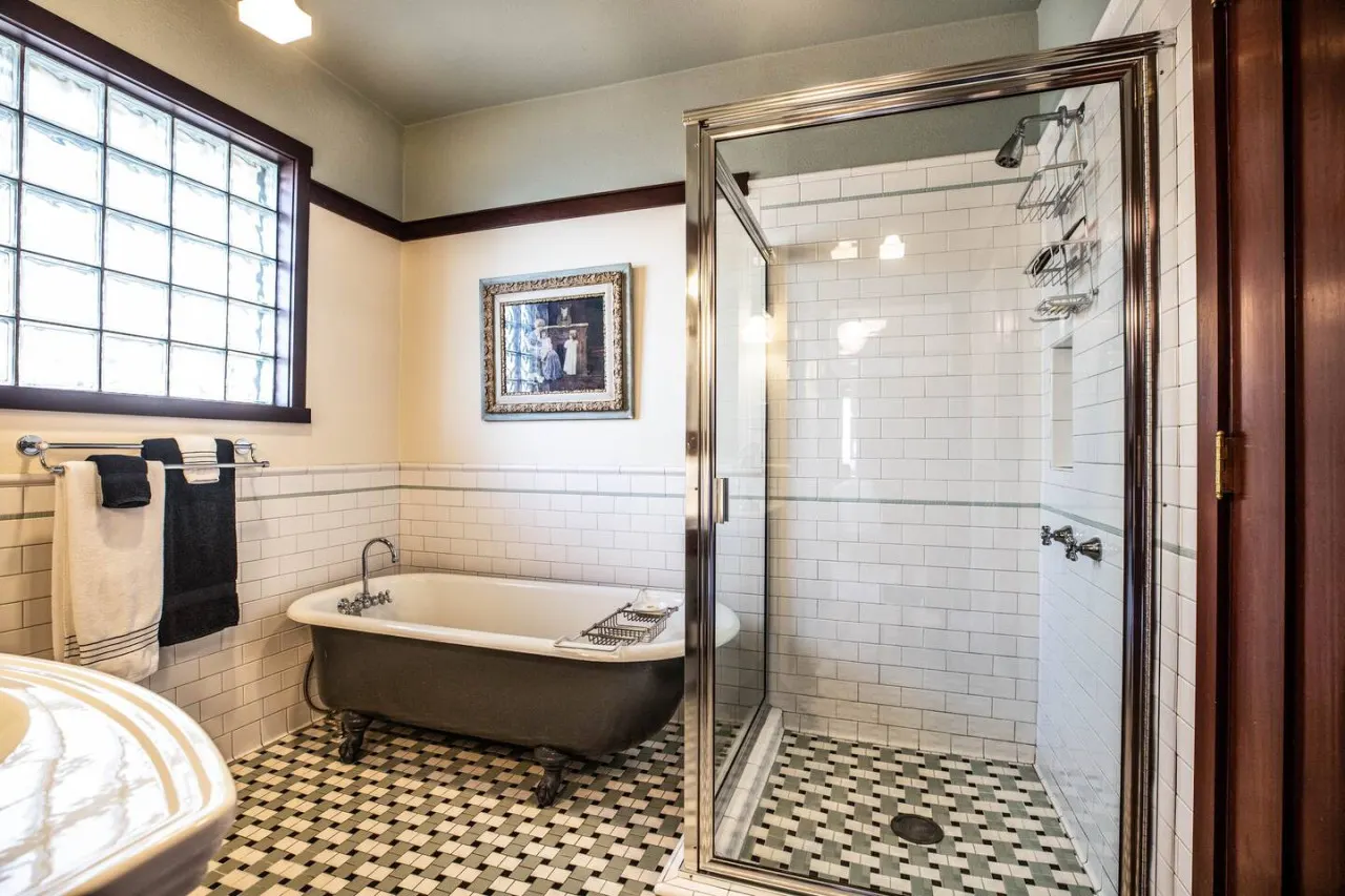 Extraordinary Capitol Hill Home! 15