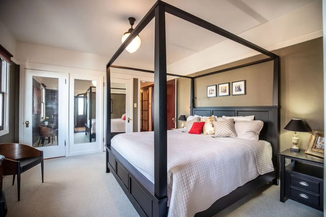 Extraordinary Capitol Hill Home! 17