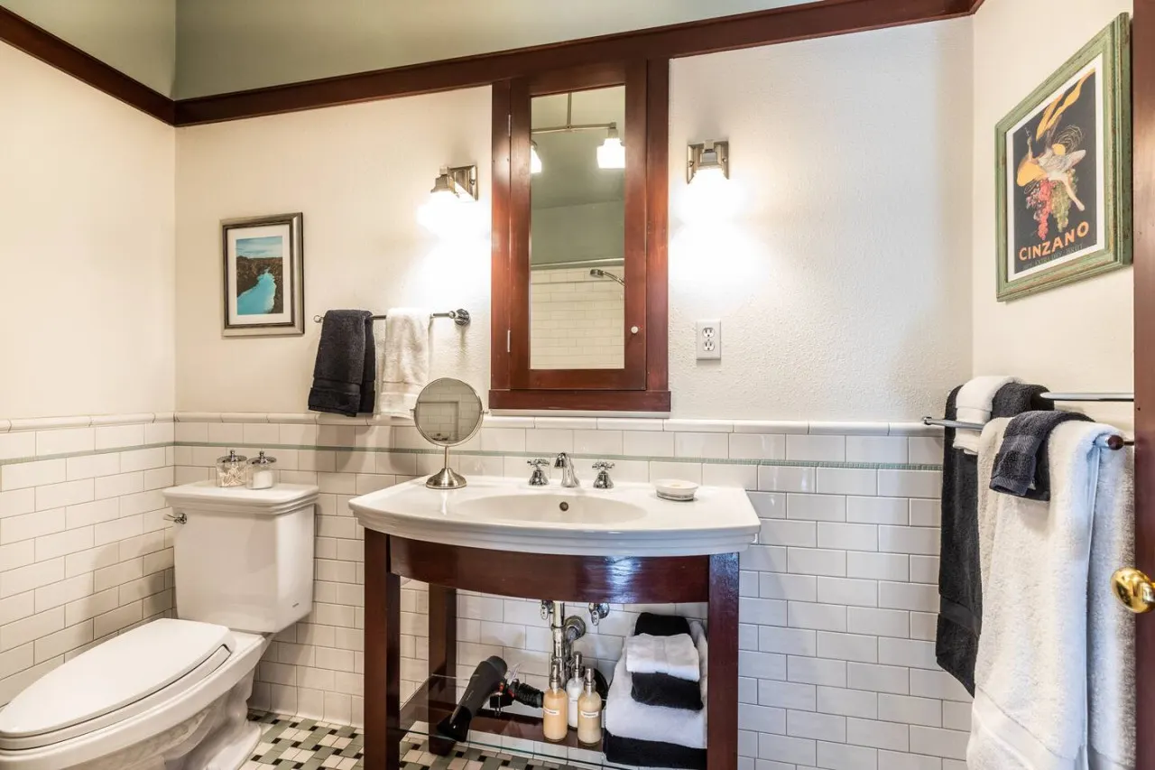 Extraordinary Capitol Hill Home! 20