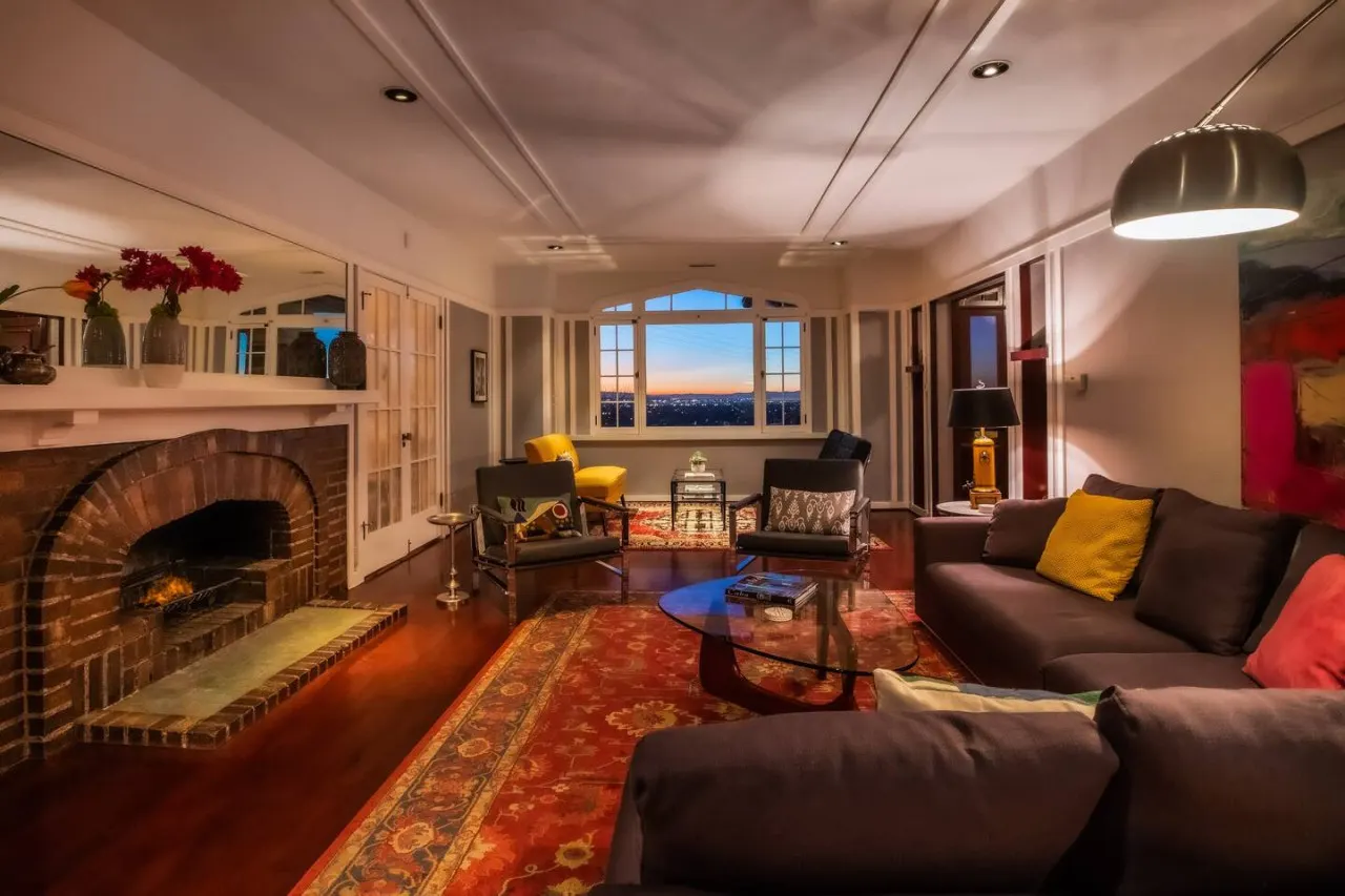 Extraordinary Capitol Hill Home! — photo 3