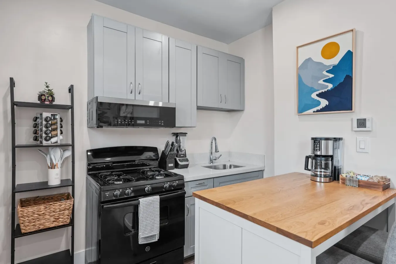 1BR+1BA Cozy, Central Laundry+Free Parking 7