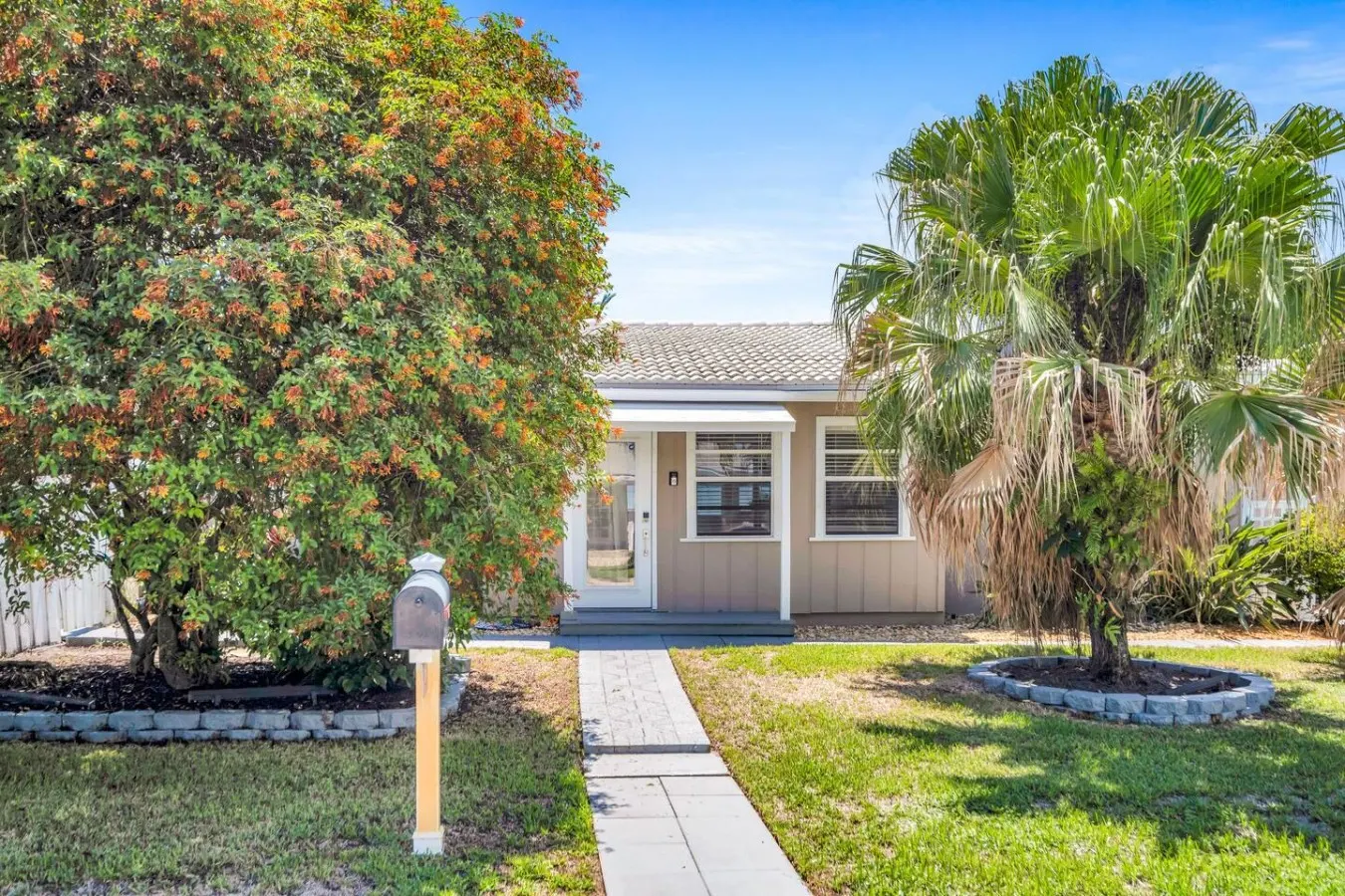Casa Palma Pool 4BR Coastal Home Near Beach 11
