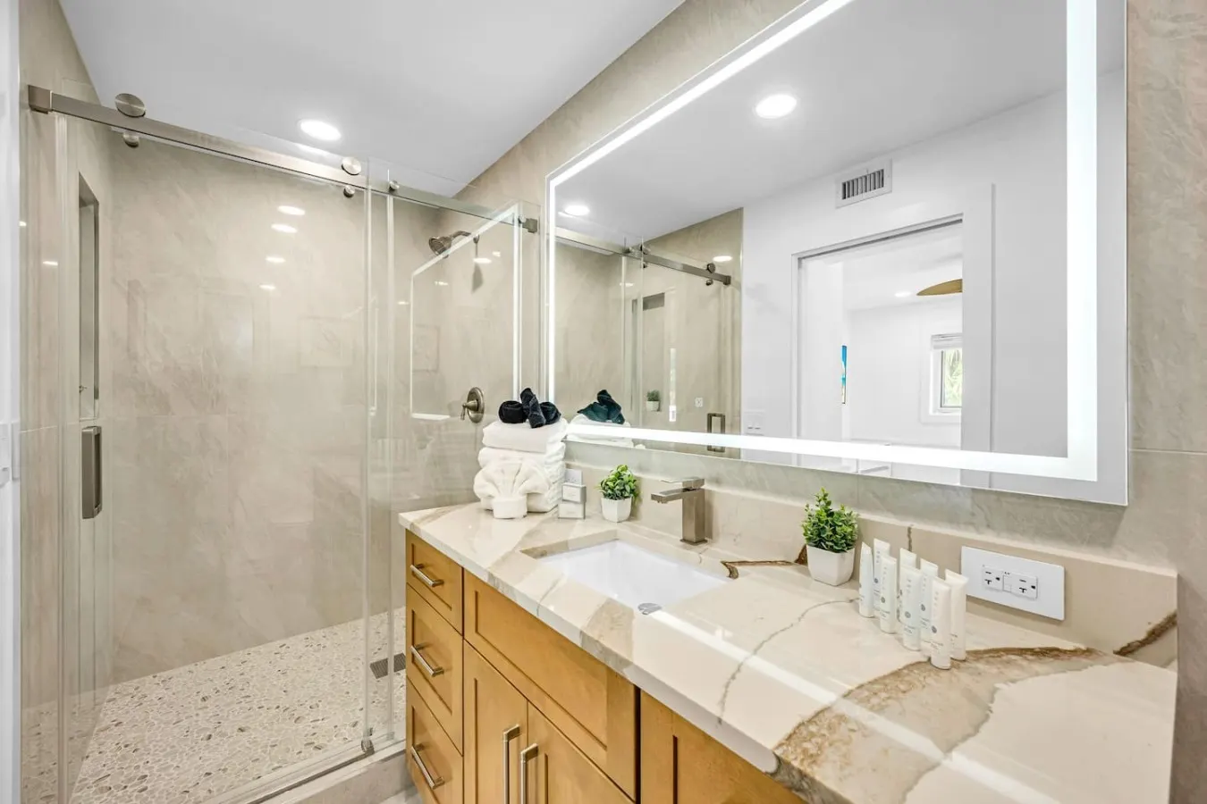 Casa Palma Pool 4BR Coastal Home Near Beach 17