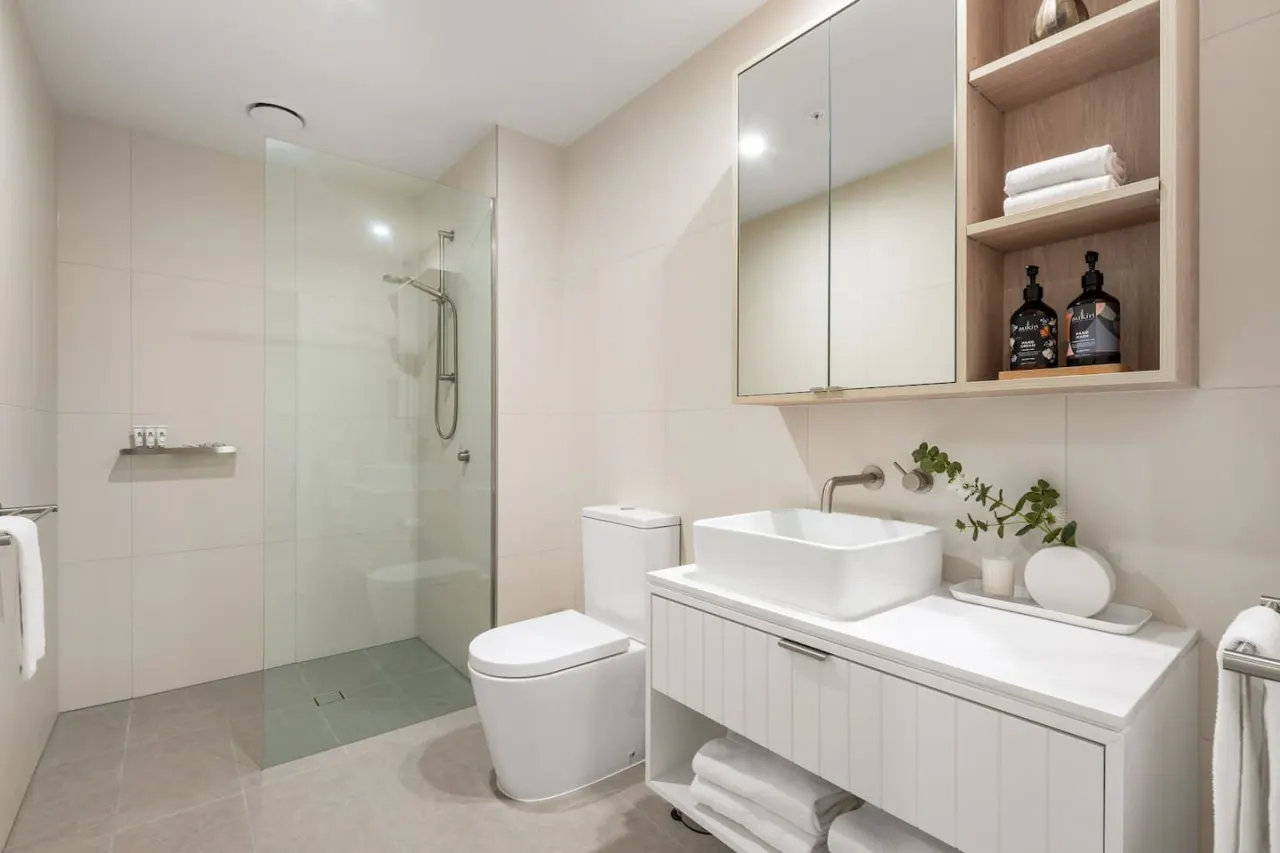 Geelong CBD 2BR Near Eastern Beach & Waterfront 11