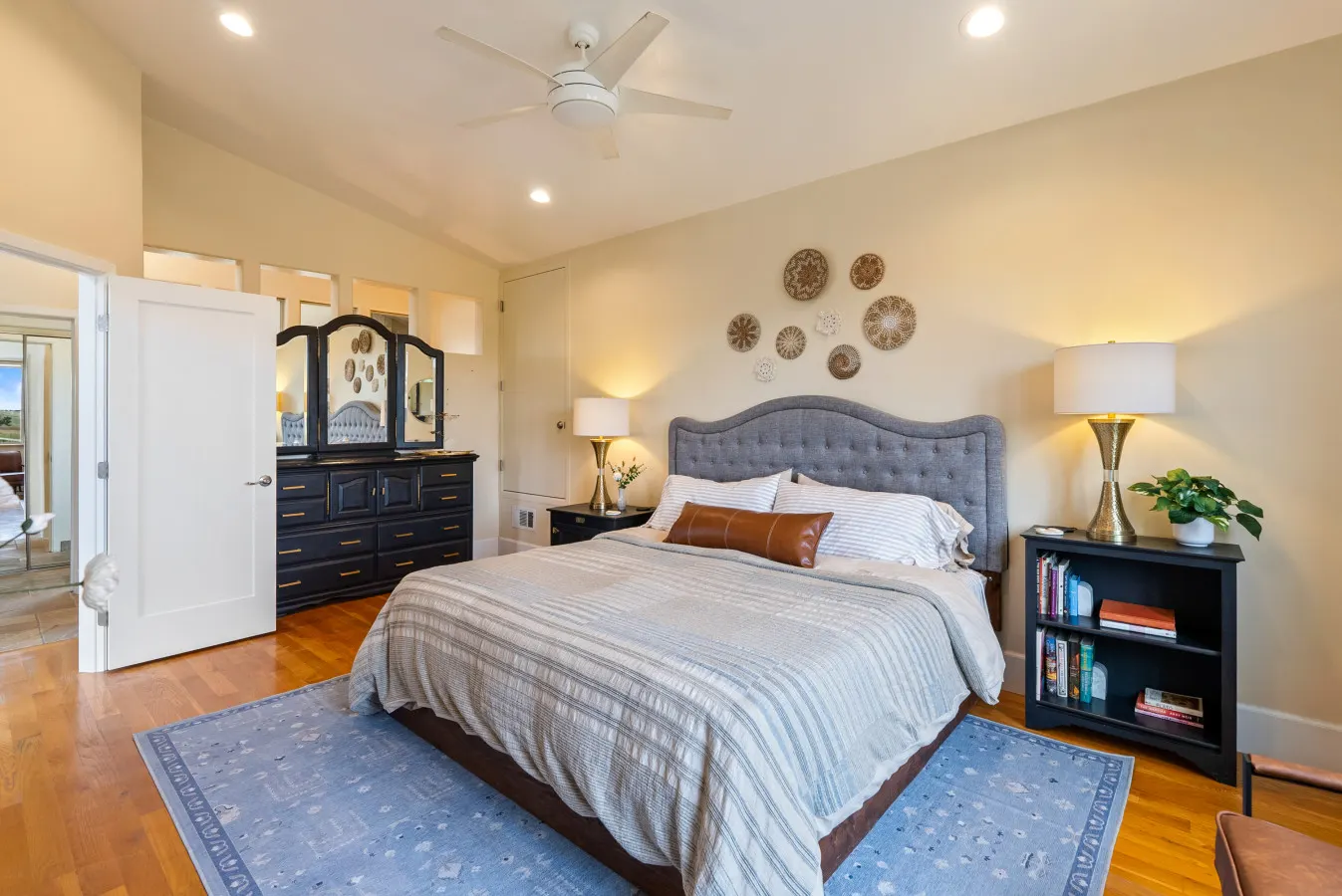 Romantic Vineyard Retreat with EV Charger 10