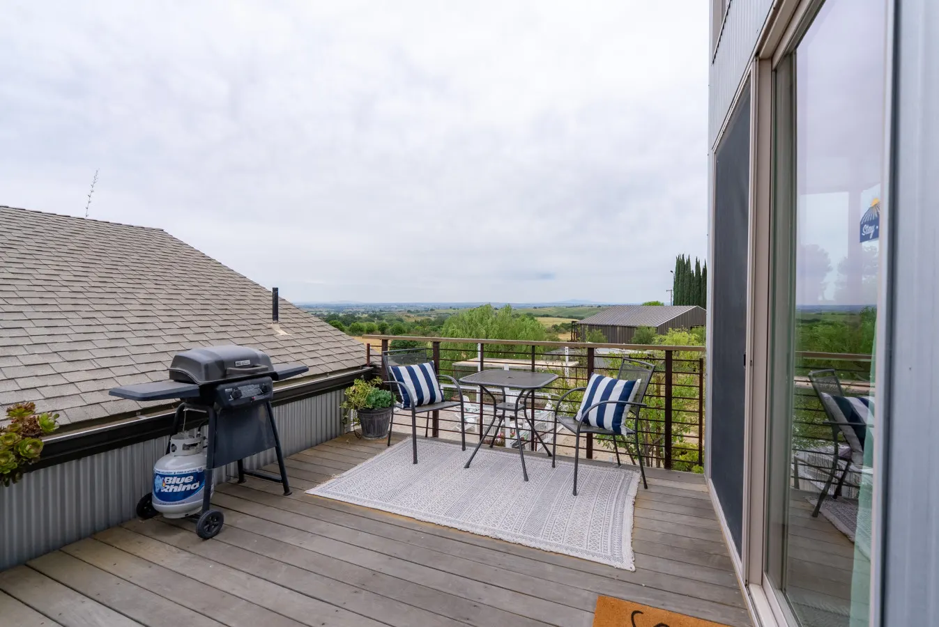 Romantic Vineyard Retreat with EV Charger — photo 3