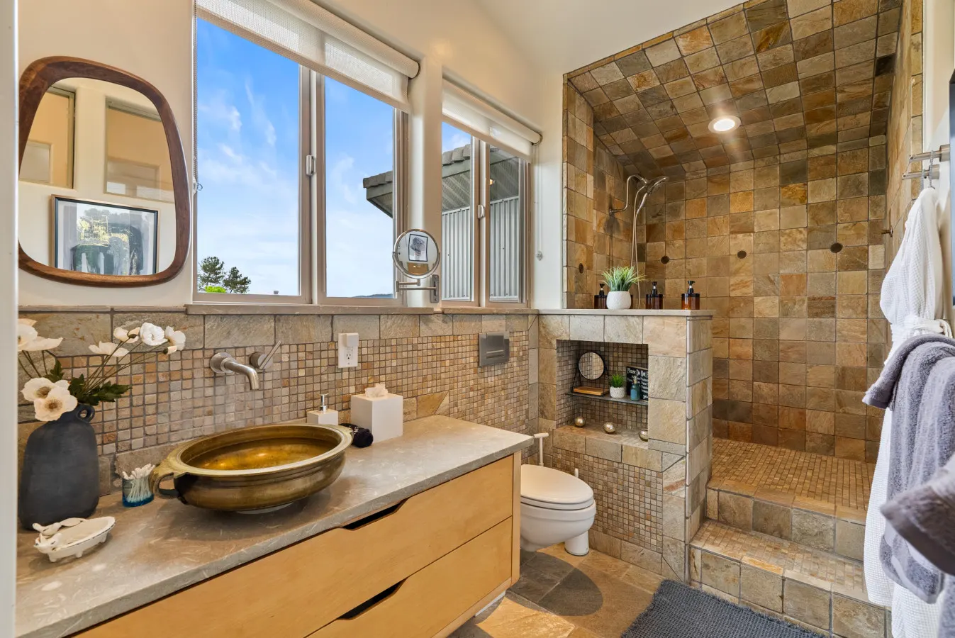 Romantic Vineyard Retreat with EV Charger 8