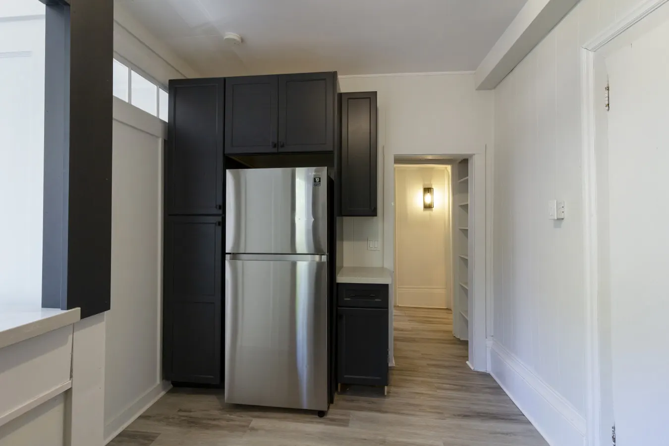 Cute & Cozy, Downtown Wellington Stylish Wellington Studio King Bed + Walk to Beach & Downtown 4