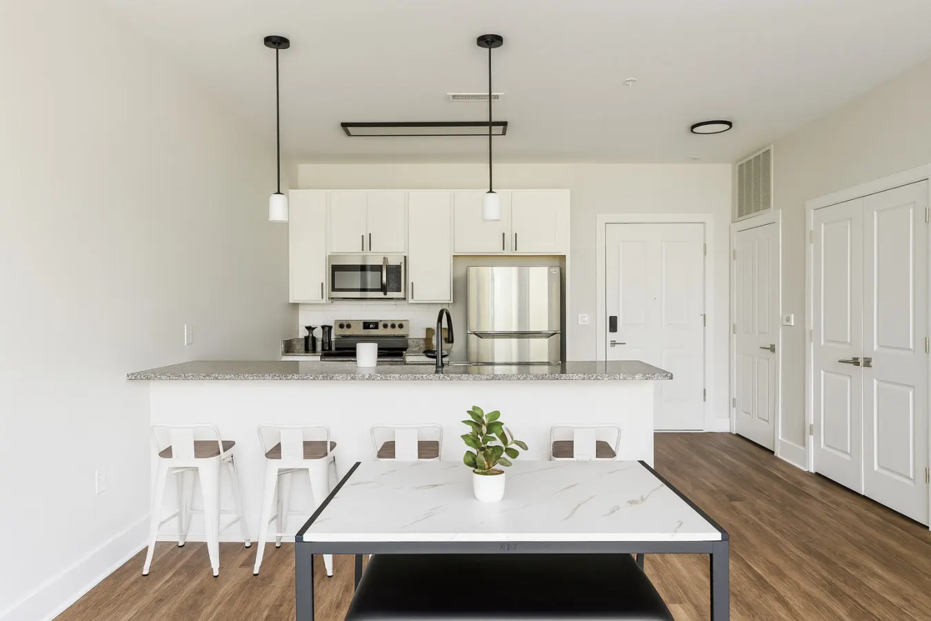 Spacious 2BR/2BA Condo Across from UAB 3F 4