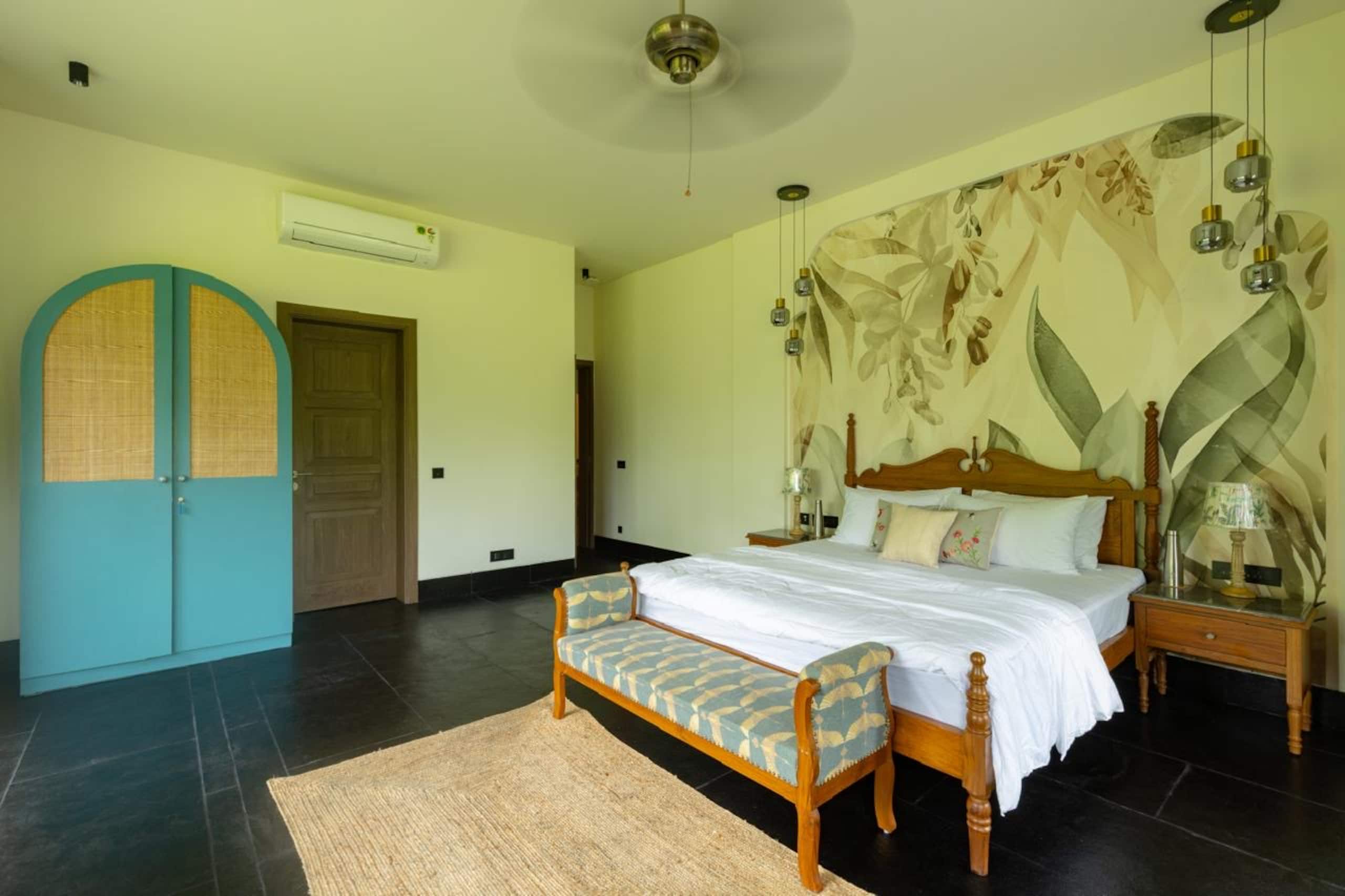 Lux 9 Bhk Pvt Pool Mansion In Vagator 27
