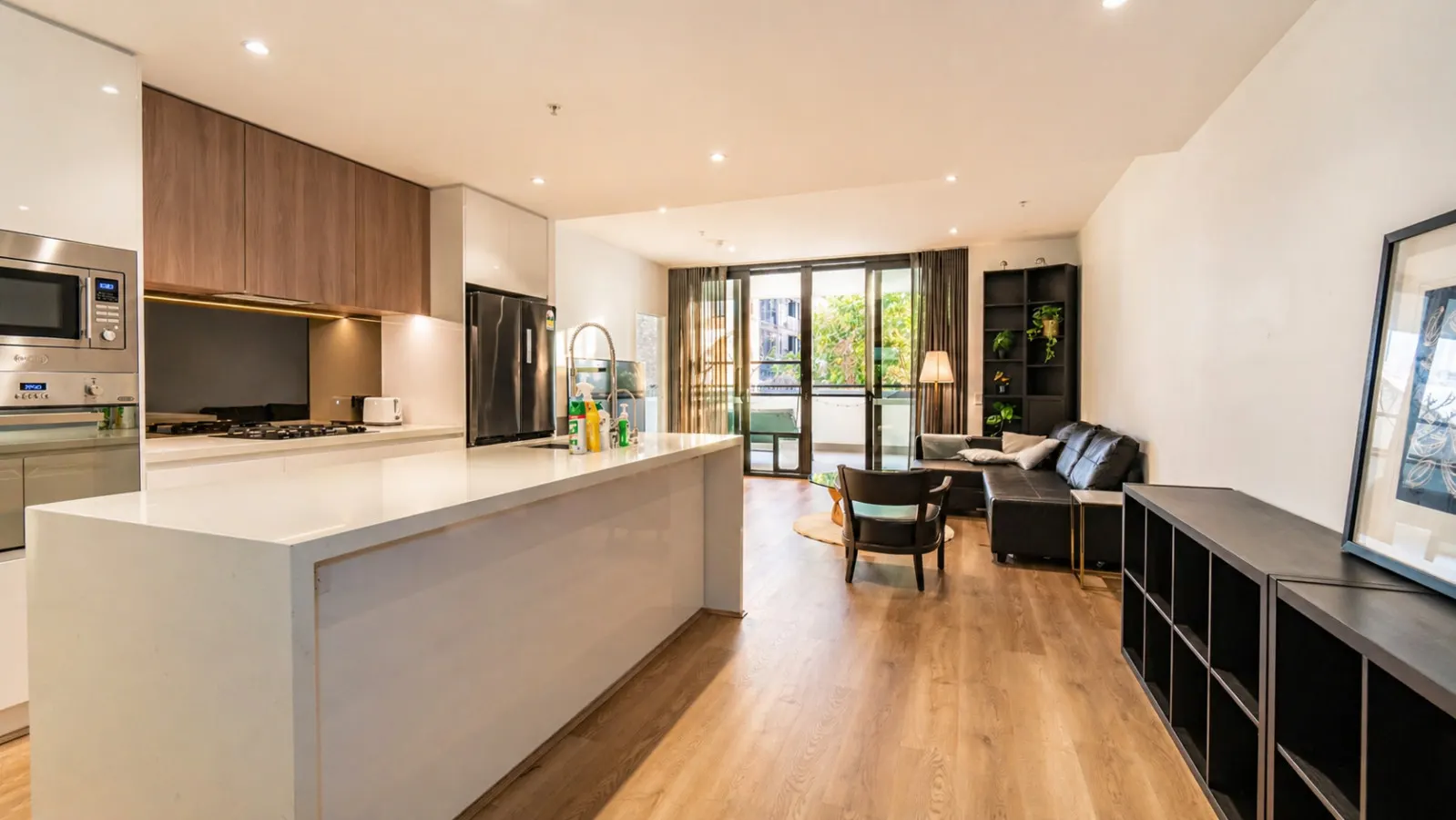Mascot 2BR/2BA + Parking Station & Airport 2