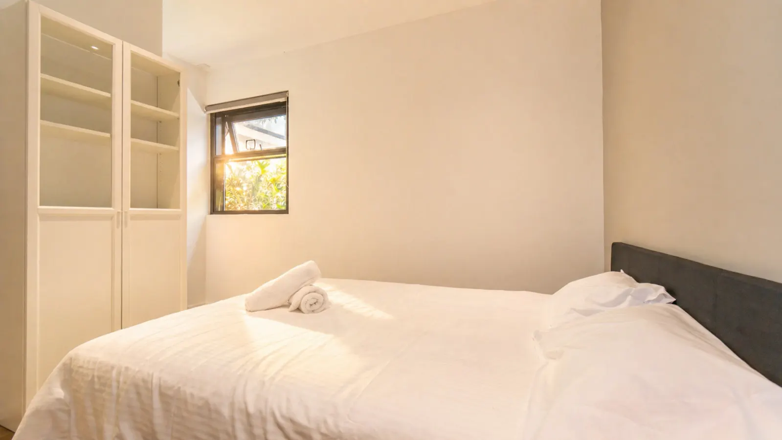 Mascot 2BR/2BA + Parking Station & Airport 10