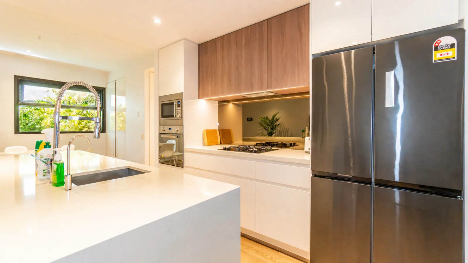 Mascot 2BR/2BA + Parking Station & Airport 12