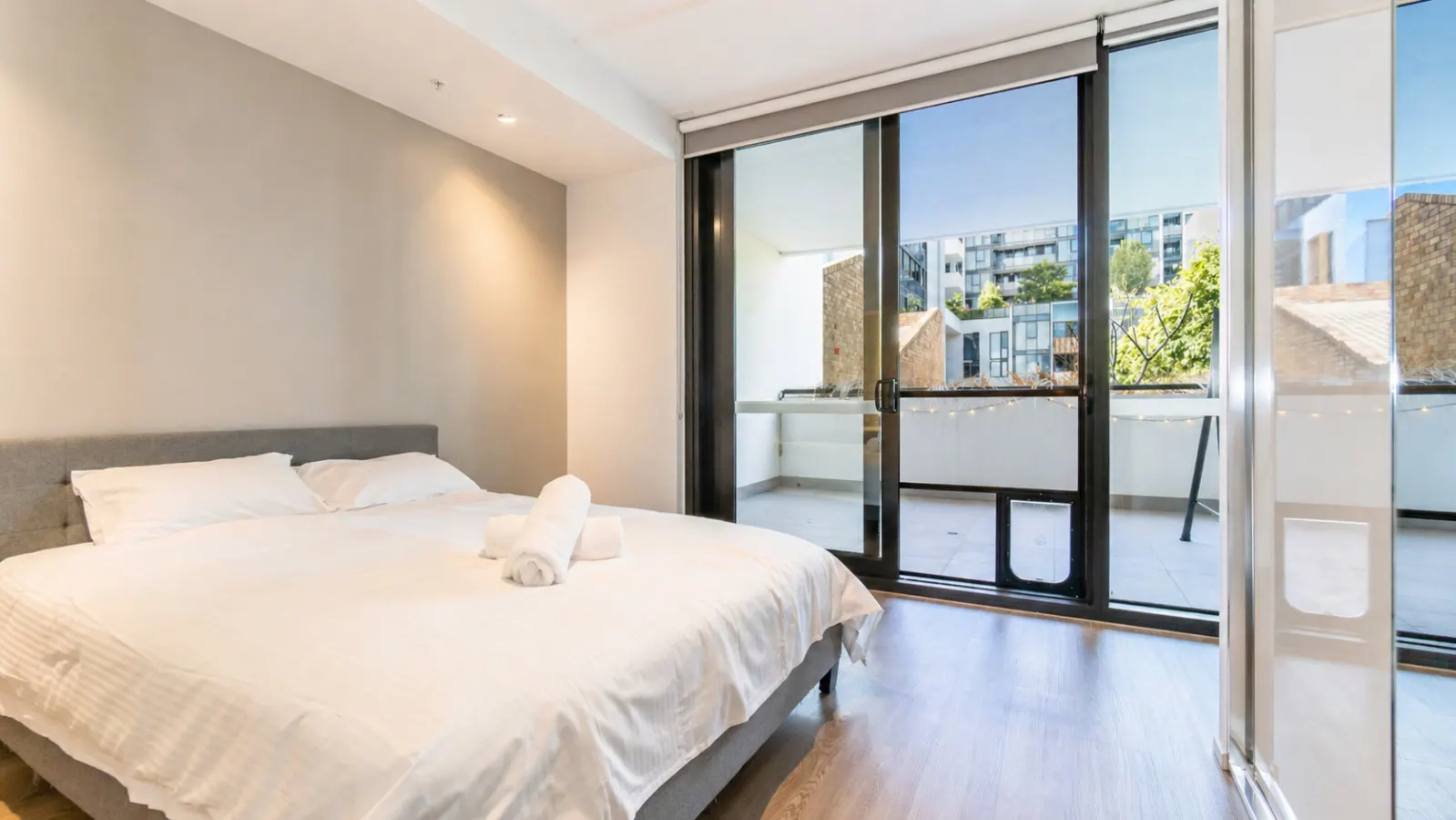 Mascot 2BR/2BA + Parking Station & Airport 5