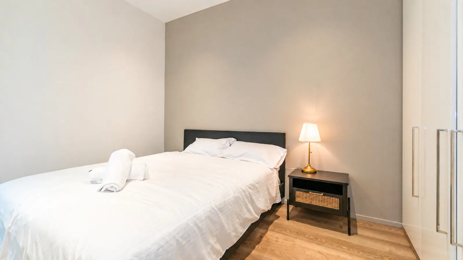Mascot 2BR/2BA + Parking Station & Airport 6