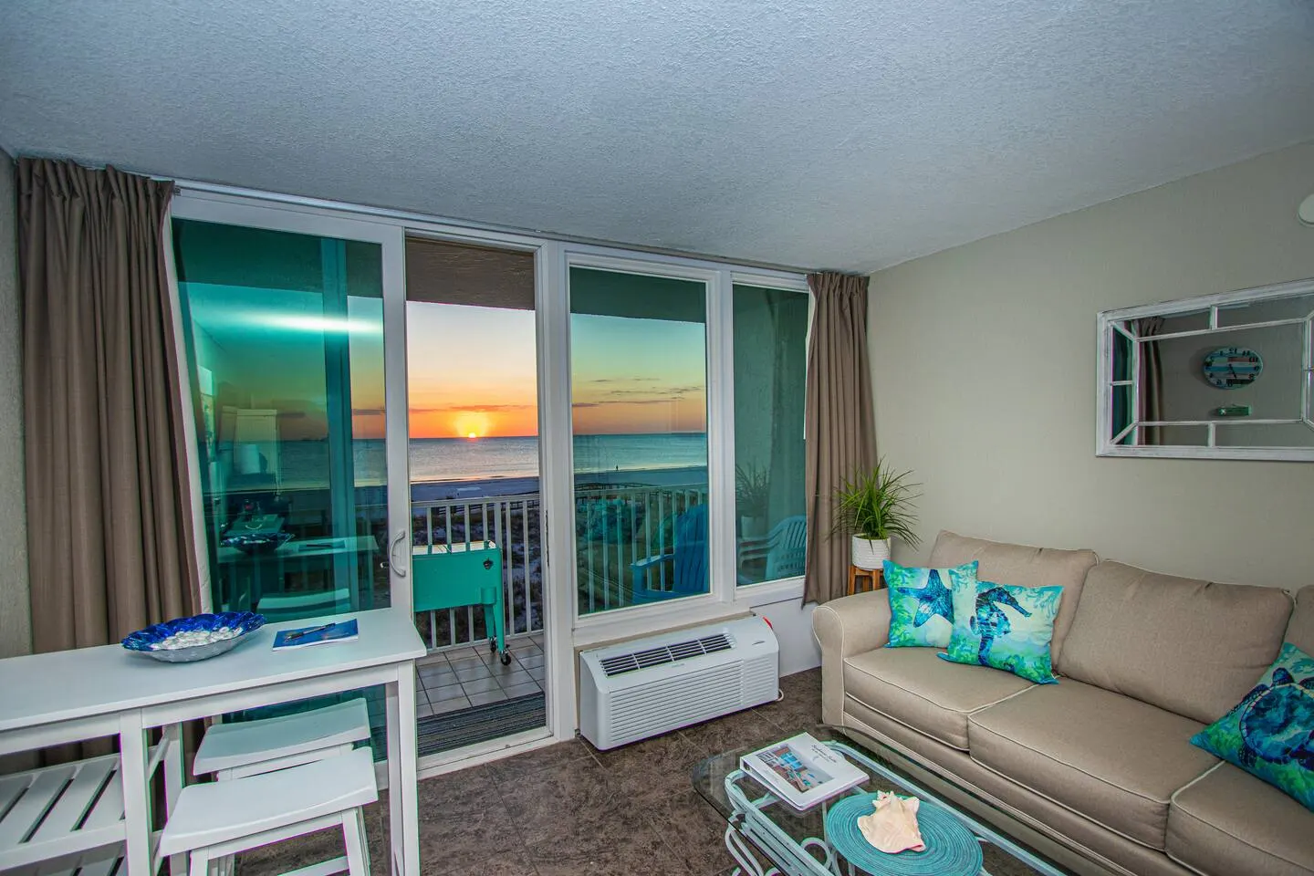 Treasure Island Condo Gulf Views & Heated Pool 11